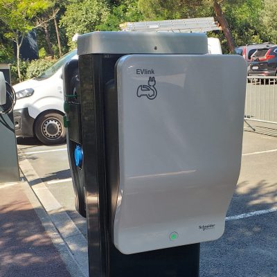 Borne électrique Borne électrique