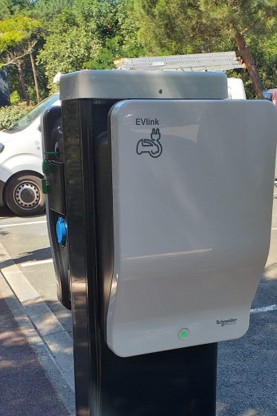 Borne électrique Borne électrique